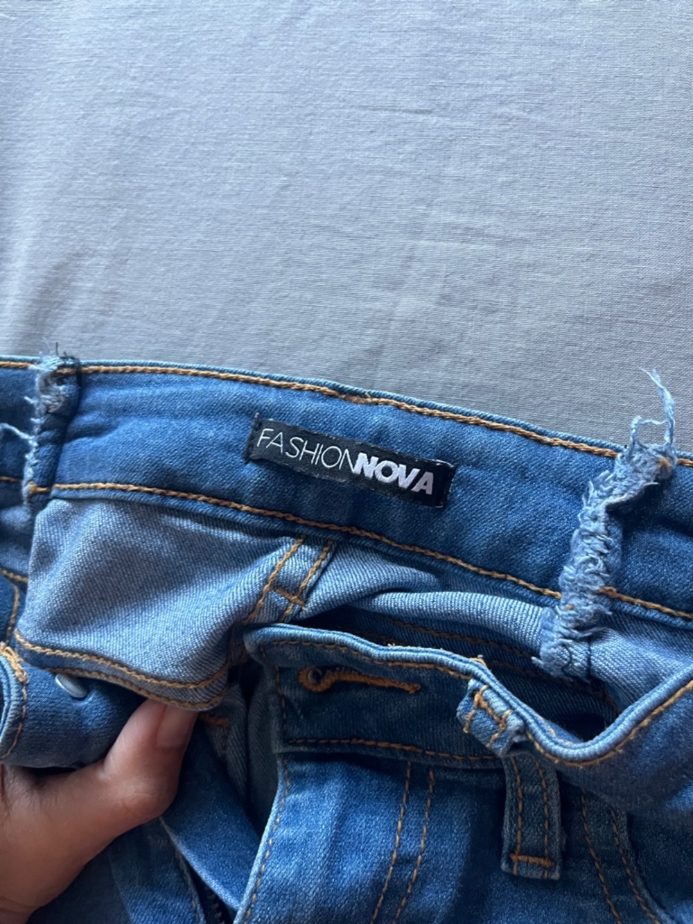 Classic Blue High-Waist Jeans - Picture 2 of 9